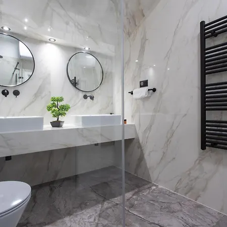 Ocean Luxe Apartment